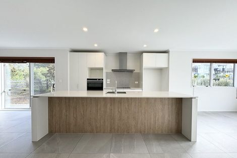 Photo of property in 2 Orowaru Avenue, Massey, Auckland, 0614