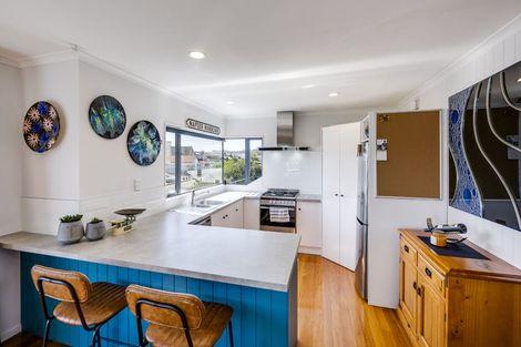 Photo of property in 69 Meeanee Quay, Westshore, Napier, 4110