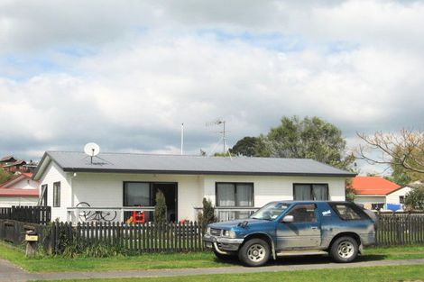 Photo of property in 32b Aquarius Drive, Kawaha Point, Rotorua, 3010