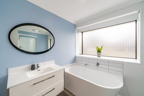 Photo of property in 32 Clearwater Terrace, Brown Owl, Upper Hutt, 5018