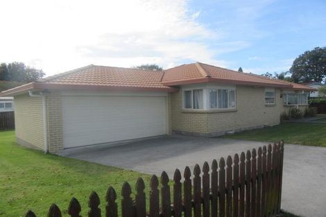 Photo of property in 31 Ray Small Drive, Papakura, 2110
