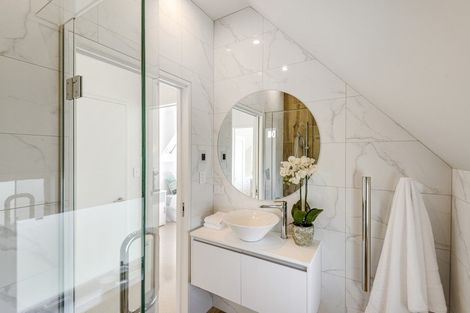 Photo of property in 85 Beachville Road, Redcliffs, Christchurch, 8081