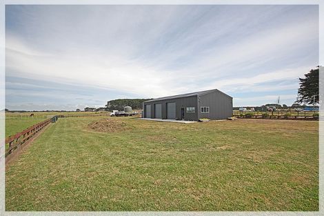 Photo of property in 10 Ripa Street, Tangimoana, 4822