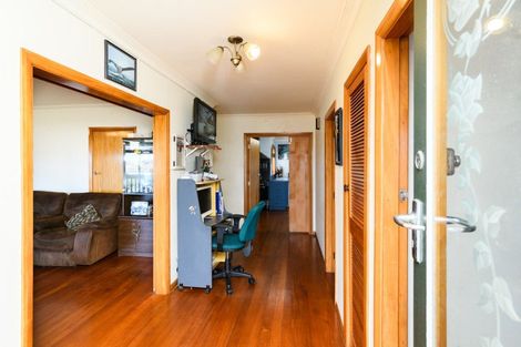 Photo of property in 15 Rangiotu Road, Himatangi, Palmerston North, 4477
