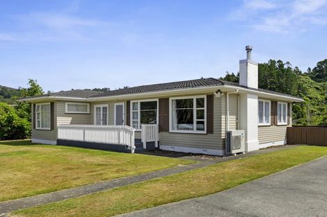 Photo of property in 60 Bird Grove, Stokes Valley, Lower Hutt, 5019