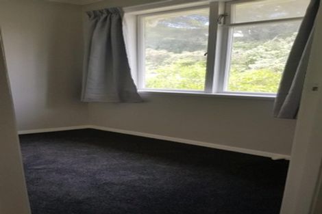 Photo of property in 2a-2b Devon Place, Cannons Creek, Porirua, 5024