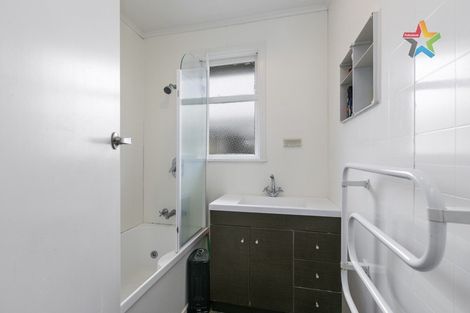 Photo of property in 23 Stokes Valley Road, Stokes Valley, Lower Hutt, 5019