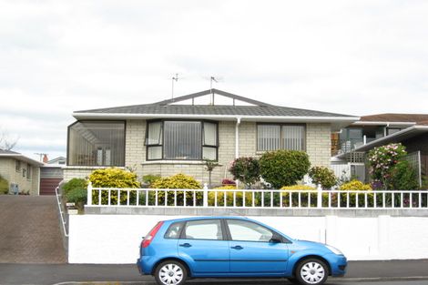 Photo of property in 2/504 Devon Street East, Strandon, New Plymouth, 4312