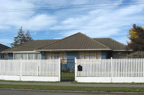 Photo of property in 15 Middlepark Road, Sockburn, Christchurch, 8042
