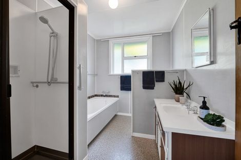 Photo of property in 16 Glen Almond Street, New Plymouth, 4310