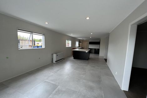 Photo of property in 36 Meilland Place, Glen Eden, Auckland, 0602