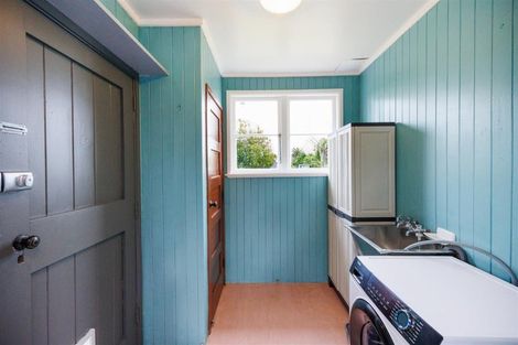 Photo of property in 6 Johnson Street, Bulls, 4818