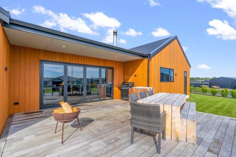 Photo of property in 16 Chatham Rise, Seaward Bush, Invercargill, 9812