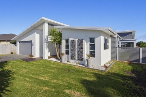 Photo of property in 9 Taranui Way, Paraparaumu Beach, Paraparaumu, 5032