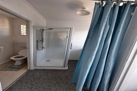 Photo of property in 75 Avonleigh Road, Green Bay, Auckland, 0604