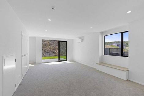Photo of property in 31 Turtleback Avenue, Whitby, Porirua, 5024