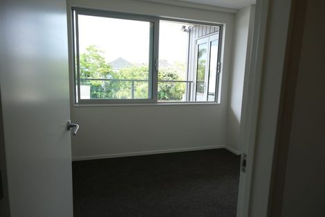 Photo of property in 2/18 Shakespeare Road, Milford, Auckland, 0620