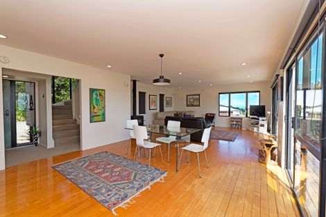 Photo of property in 90 Domain Crescent, Muriwai, 0881