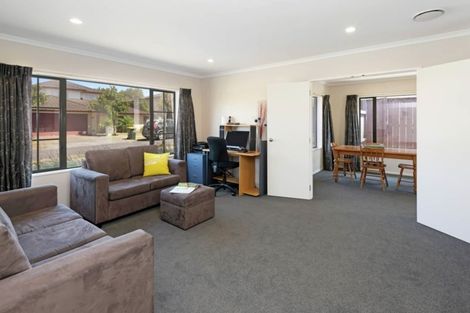 Photo of property in 9 Franshell Crescent, East Tamaki, Auckland, 2013