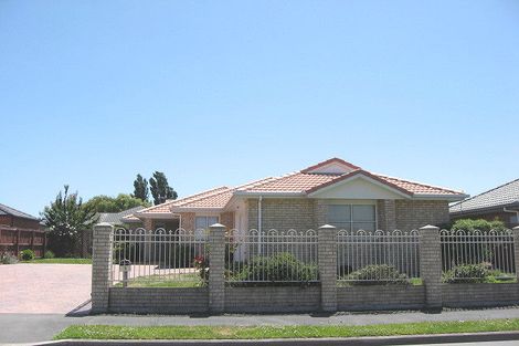 Photo of property in 8 Rue De La Mare, Parklands, Christchurch, 8083