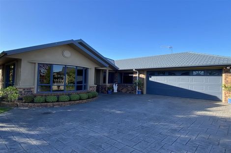 Photo of property in 2 Sunset Drive, Pukekohe, 2120