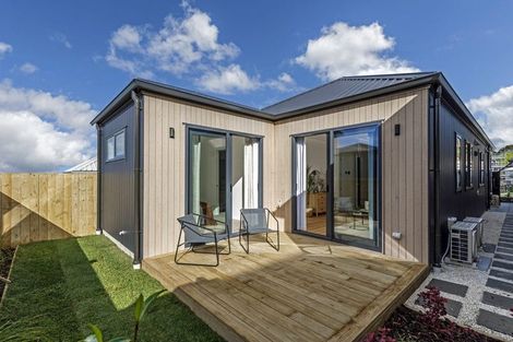 Photo of property in 15 Mahinga Kai Road, Orewa, 0931