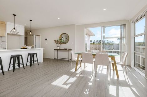 Photo of property in 61 Sapwood Crescent, Takanini, 2110