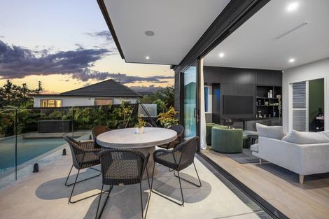 Photo of property in 23 Otakau Road, Milford, Auckland, 0620