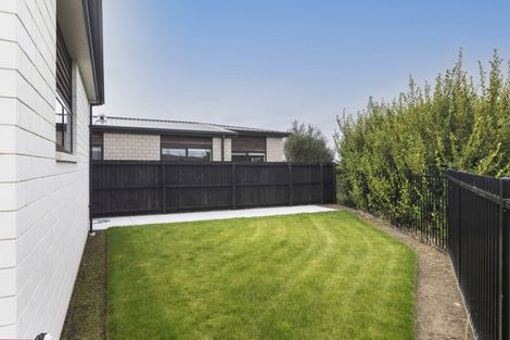 Photo of property in 21 Loch Tanna Way, Broomfield, Christchurch, 8042