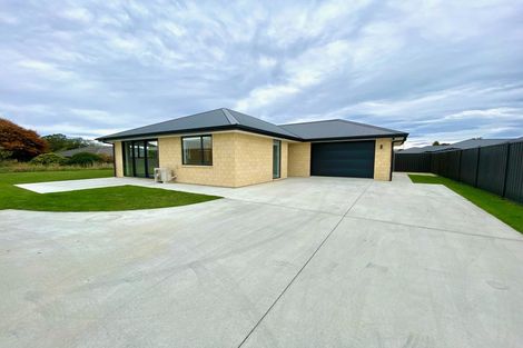Photo of property in 8a Clydesdale Drive, Holmes Hill, Oamaru, 9401