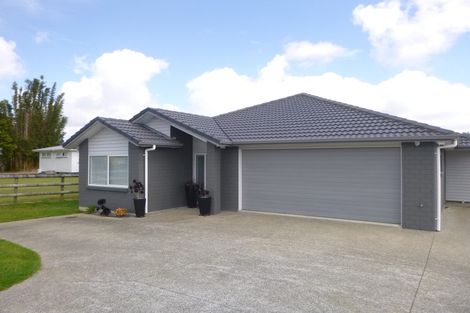 Photo of property in 120 Matua Road, Huapai, Kumeu, 0810