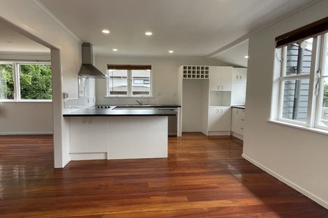 Photo of property in 38 Waipani Road, Te Atatu Peninsula, Auckland, 0610