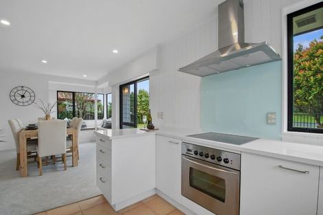 Photo of property in 5 Merlot Heights, Huapai, Kumeu, 0810