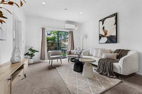 Photo of property in 12 Vitex Lane, Henderson, Auckland, 0612