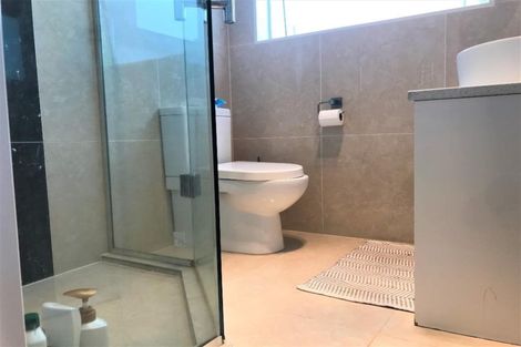 Photo of property in 21e Stamford Crescent, Flat Bush, Auckland, 2019