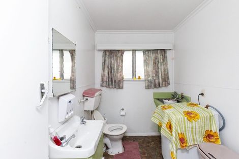 Photo of property in 6-7 Russell Street, Feilding, 4702