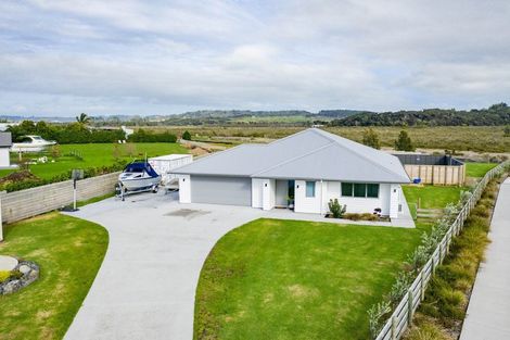 Photo of property in 68e Jack Boyd Drive, Mangawhai Heads, Kaiwaka, 0573