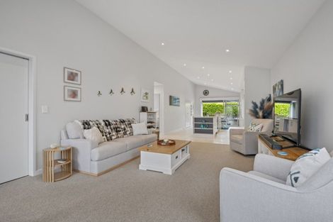 Photo of property in 37 Saint Pauls Drive, Brookfield, Tauranga, 3110