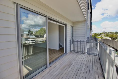 Photo of property in 7/94 Target Road, Totara Vale, Auckland, 0629