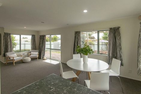 Photo of property in 527 Main North Road, Bay View, Napier, 4104