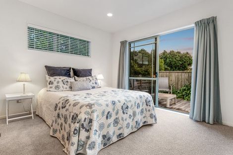 Photo of property in 2/24 Carlisle Road, Browns Bay, Auckland, 0630