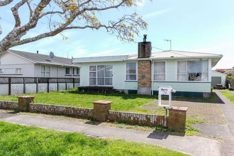 Photo of property in 21 Turakina Street, Merrilands, New Plymouth, 4312