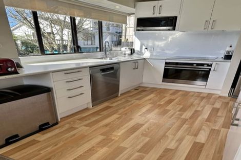 Photo of property in 2/16 Waratah Street, Birkenhead, Auckland, 0626