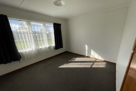 Photo of property in 14 Omori Place, Castlecliff, Whanganui, 4501