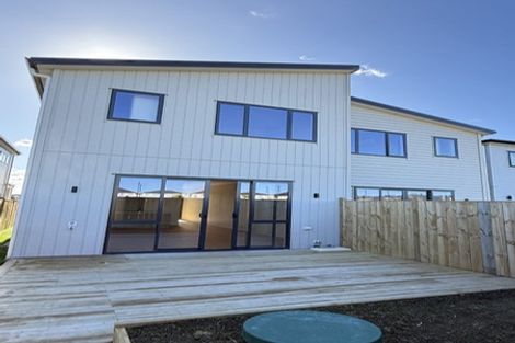 Photo of property in 8 Kapeta Lane, Karaka, 2113