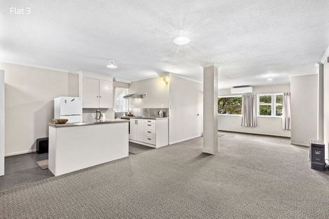 Photo of property in 5 Coates Street, Tawa, Wellington, 5028