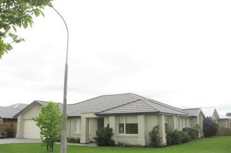Photo of property in 2 Sheraton Place, Redwood, Christchurch, 8051
