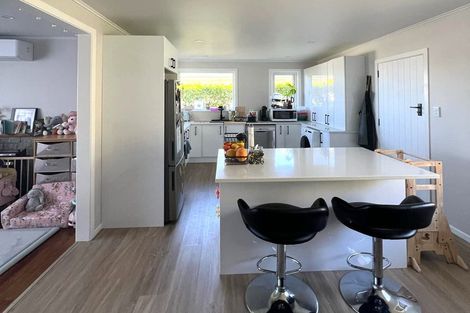 Photo of property in 22 Kenmore Street, Newlands, Wellington, 6037