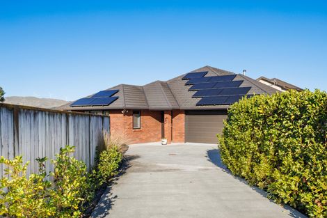 Photo of property in 12 Ron Place, Fitzherbert, Palmerston North, 4410