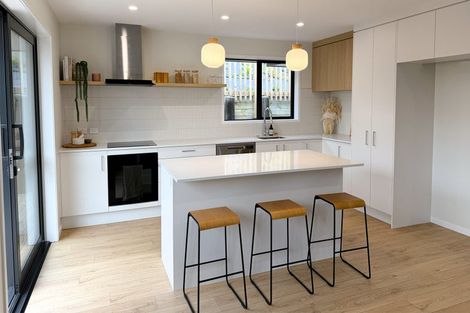 Photo of property in 11 Ti Tree Lane, Stanmore Bay, Whangaparaoa, 0932